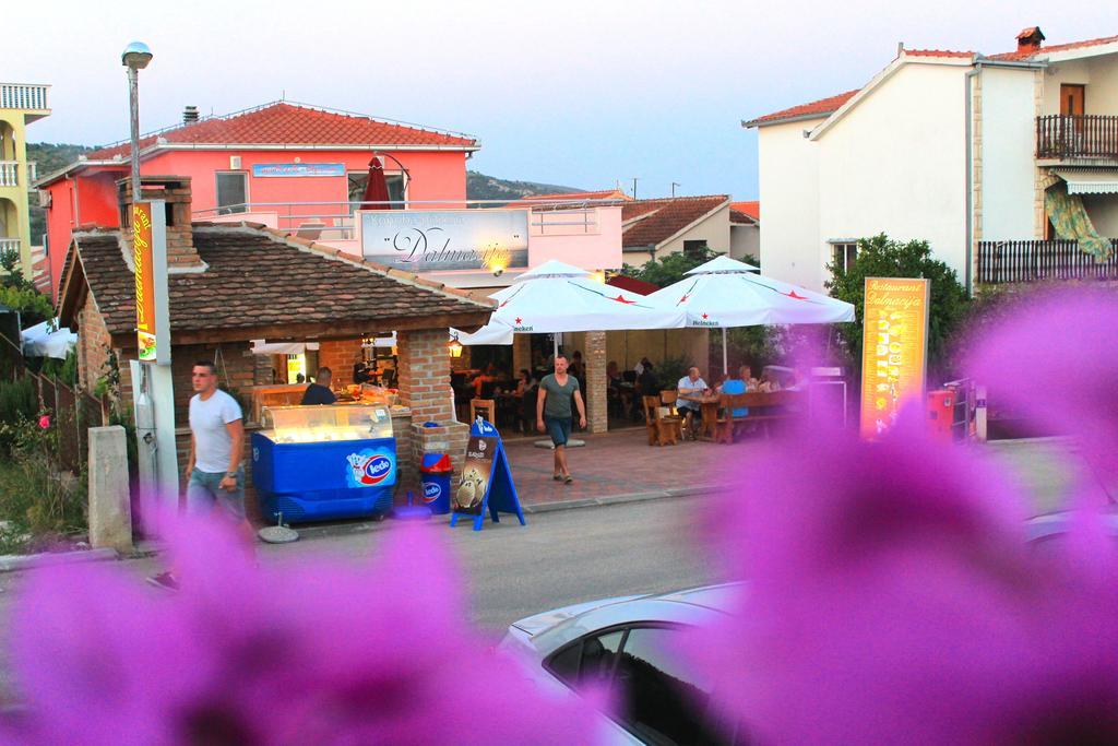 Apartments Stepic Trogir Quarto foto