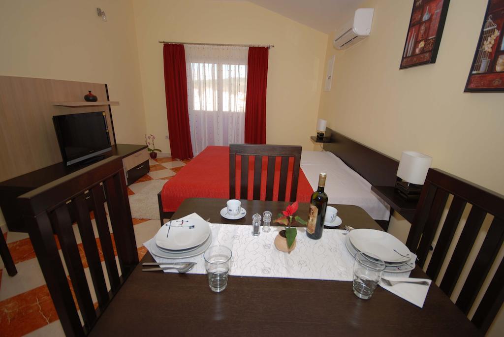 Apartments Stepic Trogir Quarto foto