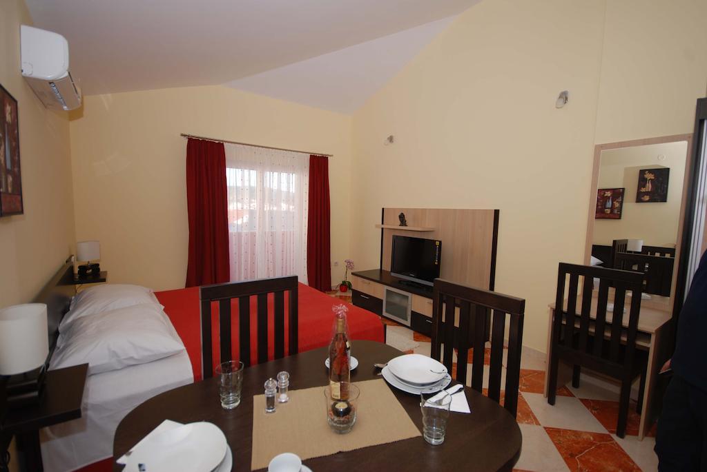 Apartments Stepic Trogir Quarto foto