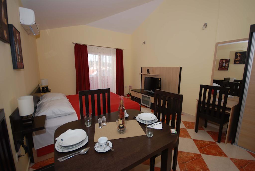 Apartments Stepic Trogir Quarto foto